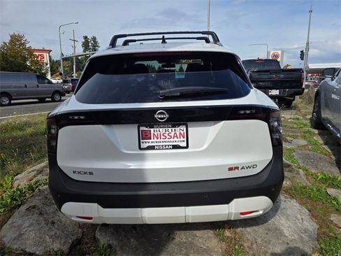 New 2026 Nissan Kicks SR w/ SR Premium Package image 7