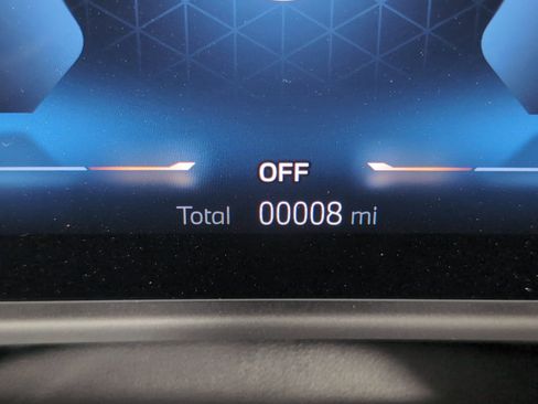 Used 2025 BMW 330i Sedan w/ Convenience Package image 17