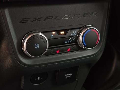 Used 2025 Ford Explorer ST RWD image 11