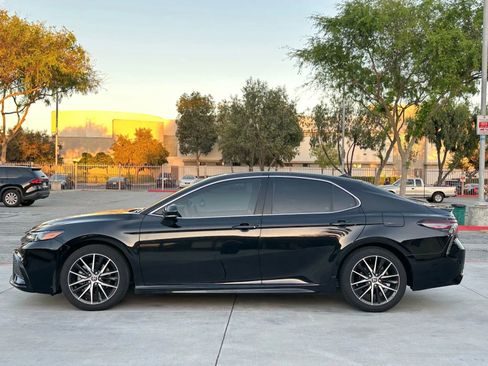 Used 2022 Toyota Camry SE w/ Audio Upgrade Package image 7
