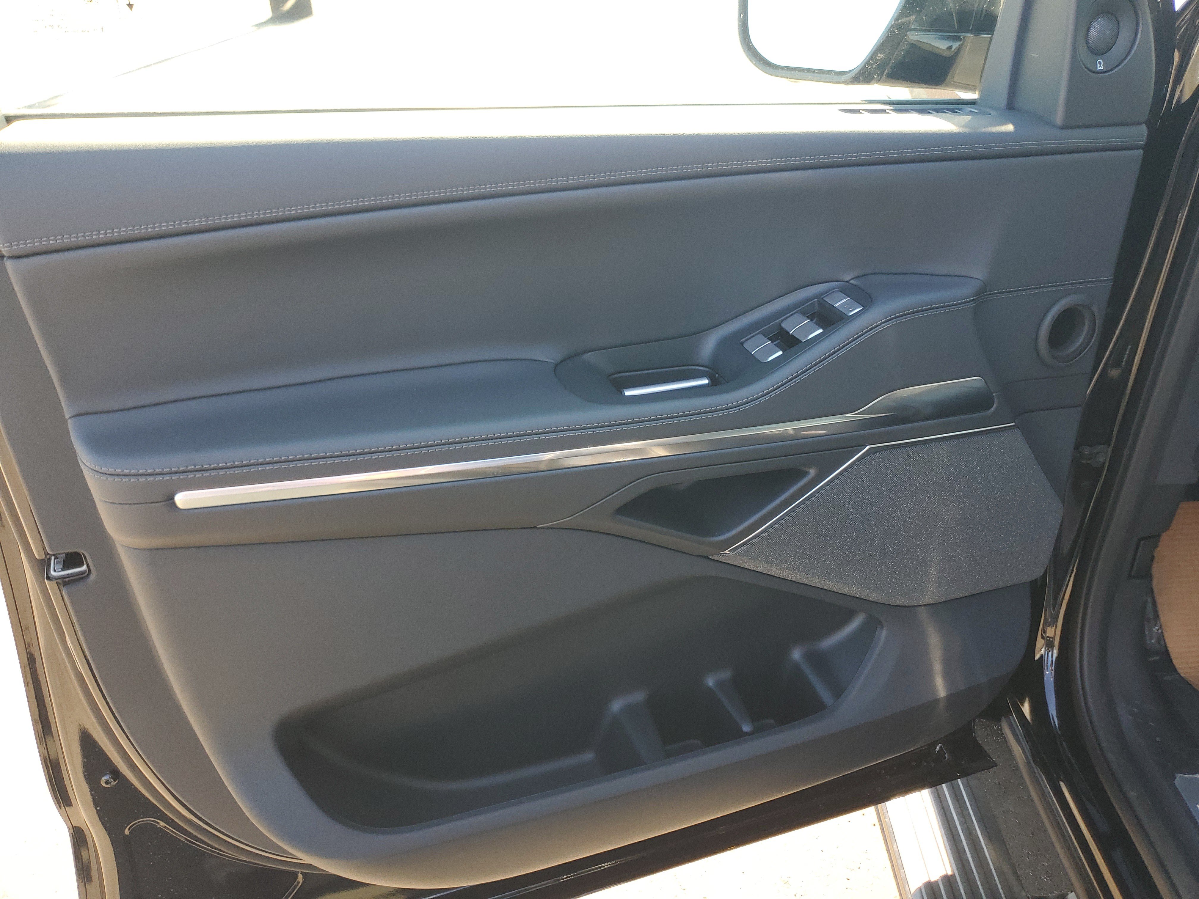 New 2027 Lincoln Navigator Reserve AWD/4WD image 8