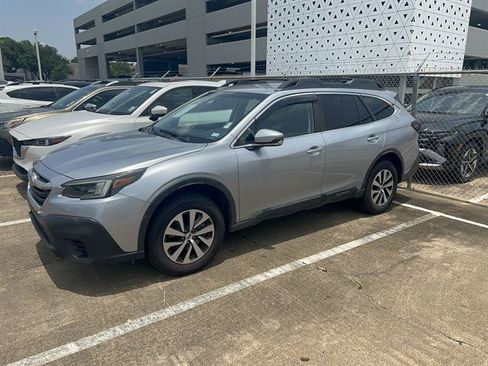 Used 2020 Subaru Outback Premium AWD/4WD image 2
