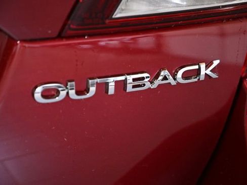 Used 2018 Subaru Outback 2.5i Limited image 12