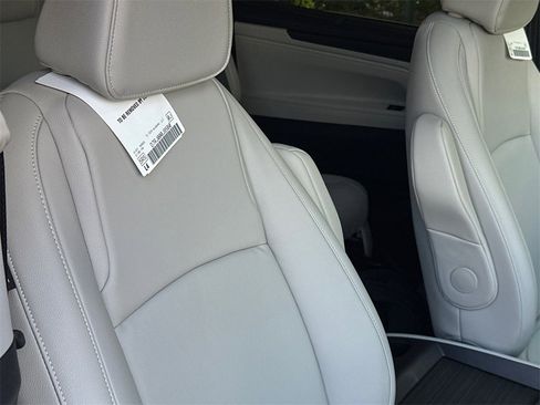 New 2026 Honda Odyssey EX-L image 10