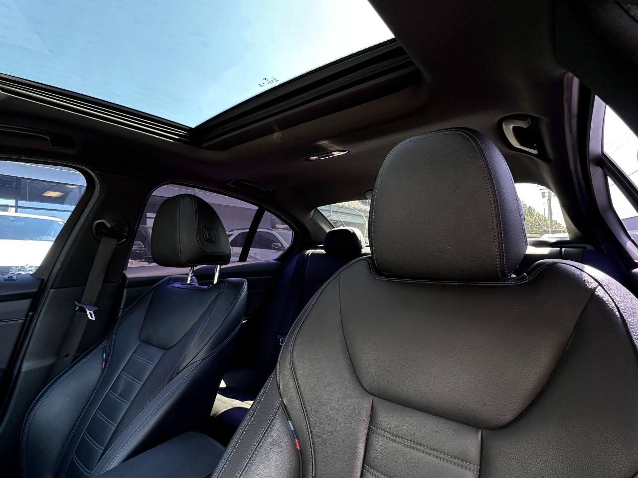 Used 2020 BMW 330i Sedan w/ Executive Package RWD image 18