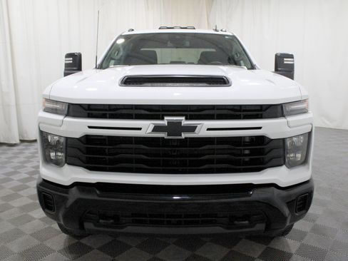 Used 2024 Chevrolet Silverado 2500 Custom w/ Custom Value Package image 38