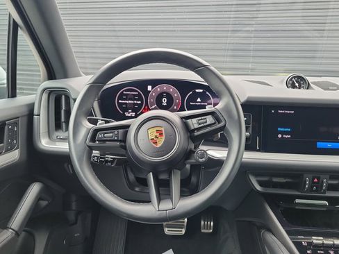 Used 2024 Porsche Cayenne S AWD/4WD image 24