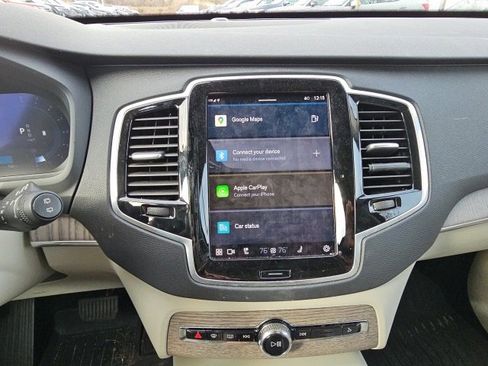 Used 2024 Volvo XC90 B6 Plus w/ Protection Package Premier image 10