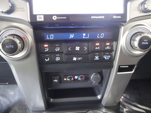 Used 2023 Toyota 4Runner Limited AWD/4WD image 18