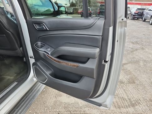 Used 2015 Chevrolet Suburban LT w/ Luxury Package image 24