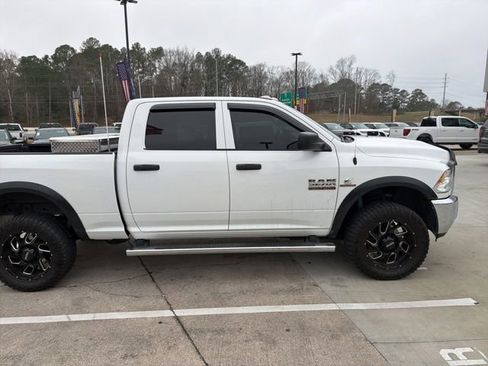Used 2018 RAM 2500 Tradesman w/ Chrome Appearance Group image 13