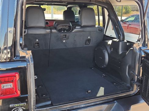 Used 2021 Jeep Wrangler Unlimited Rubicon image 10