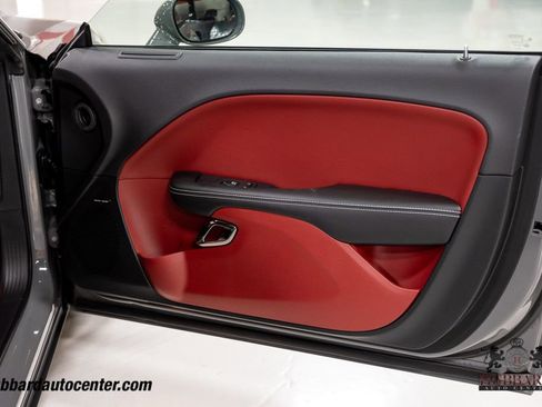 Used 2019 Dodge Challenger SRT Hellcat Redeye image 26