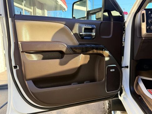 Used 2015 GMC Sierra 2500 Denali w/ Duramax Plus Package image 16