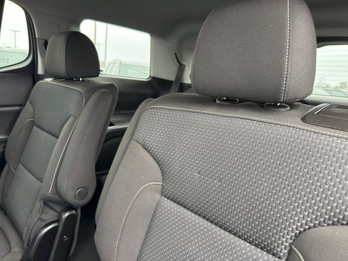 Used 2023 GMC Acadia SLE w/ Driver Convenience Package image 34