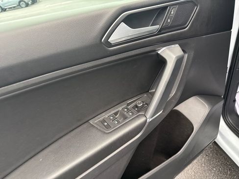 Used 2018 Volkswagen Tiguan SE image 14