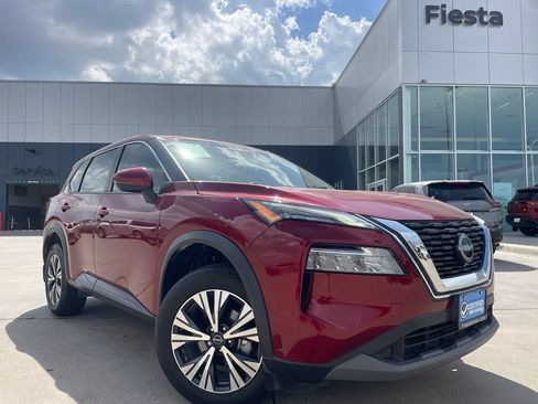 Certified 2022 Nissan Rogue SV FWD image 1