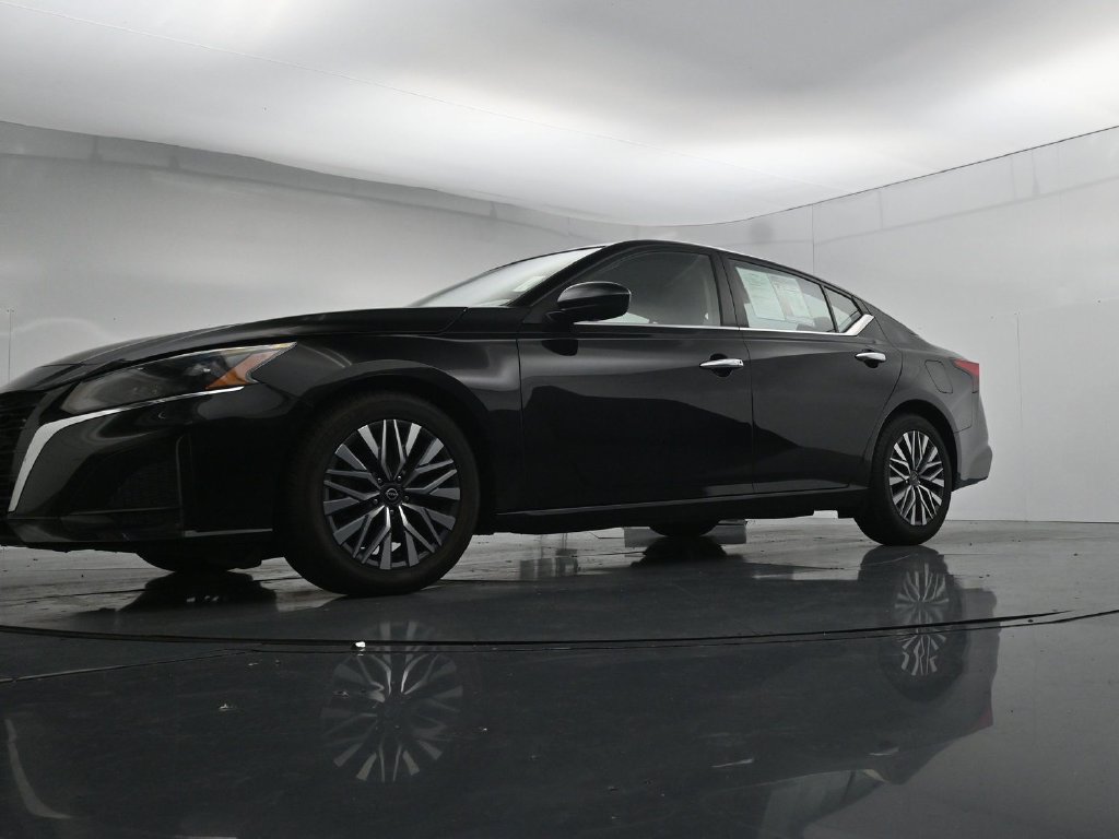 Used 2023 Nissan Altima 2.5 SV FWD image 34
