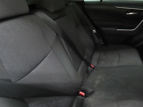 Used 2019 Toyota RAV4 XLE w/ Convenience Package FWD image 20