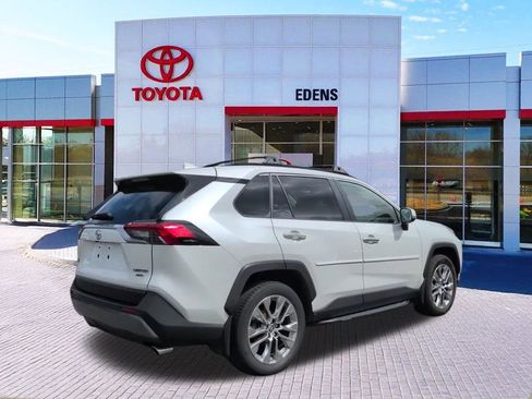Used 2019 Toyota RAV4 Limited w/ Advanced Technology Package AWD/4WD image 3