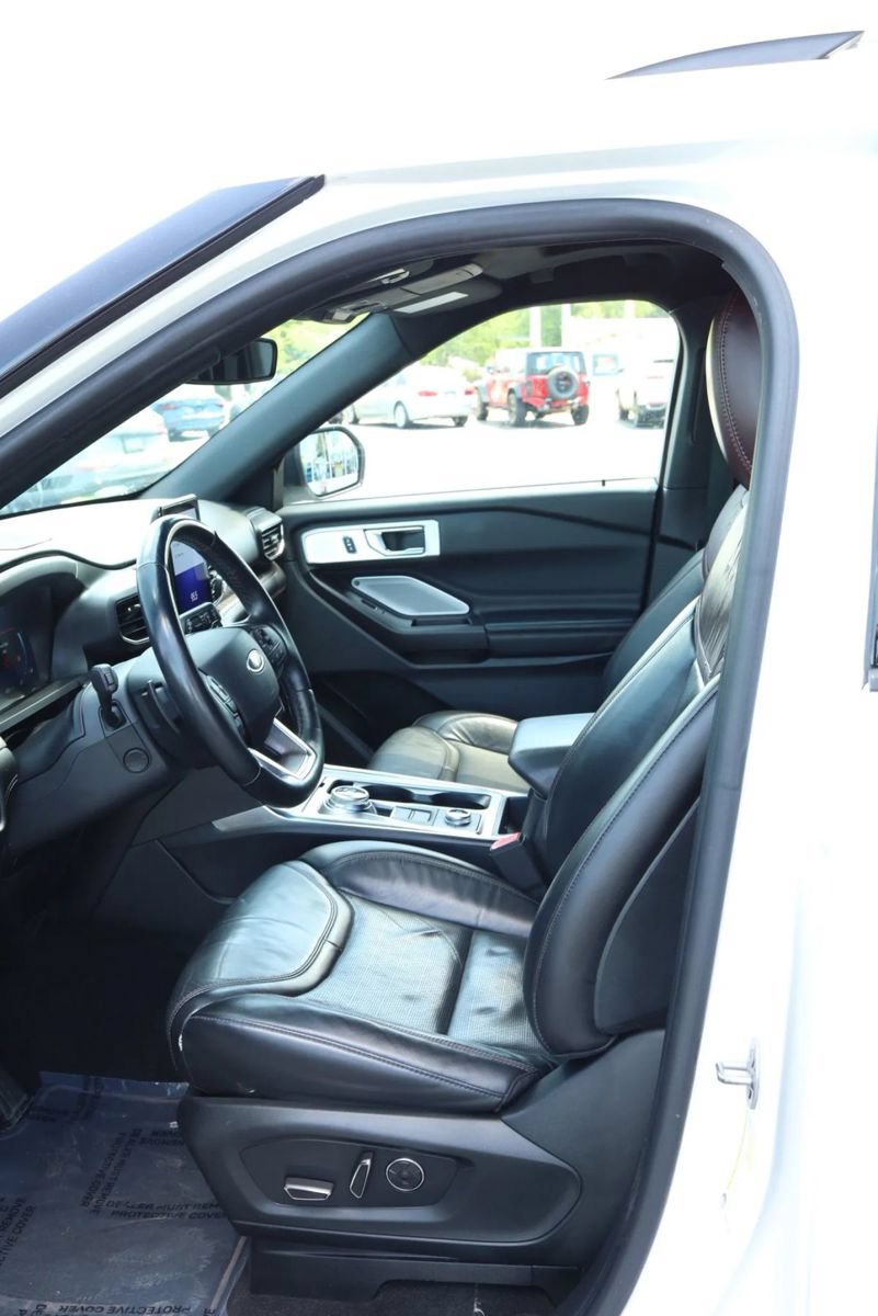 Used 2020 Ford Explorer Platinum w/ Premium Technology Package AWD/4WD image 18
