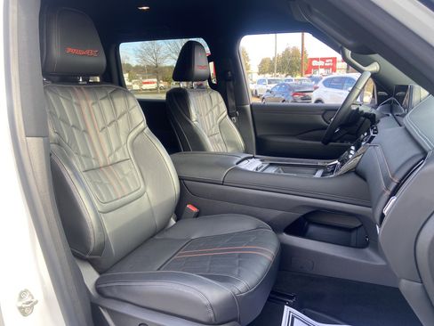 Certified 2025 Nissan Armada PRO-4X image 17