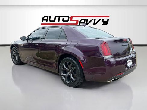Used 2020 Chrysler 300 Touring w/ Sport Appearance Package RWD image 5