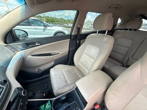 Used 2017 Hyundai Tucson Sport w/ Cargo Package FWD image 6