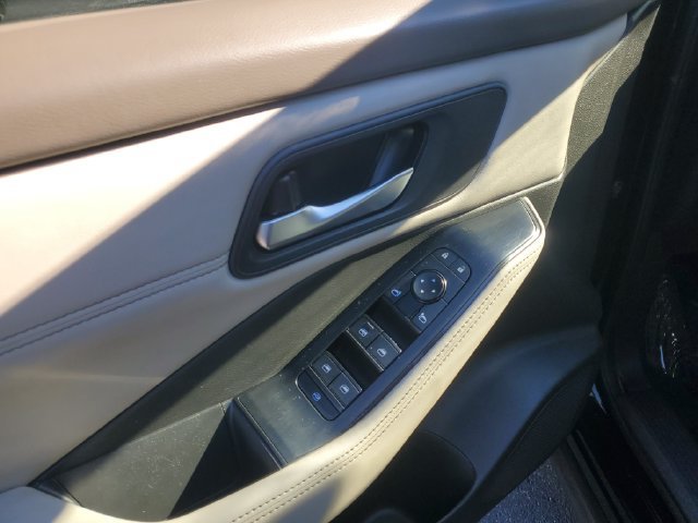 Certified 2023 Nissan Rogue SV w/ SV Premium B Package FWD image 12