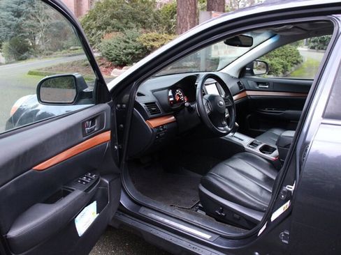 Used 2013 Subaru Outback 2.5i Limited image 5