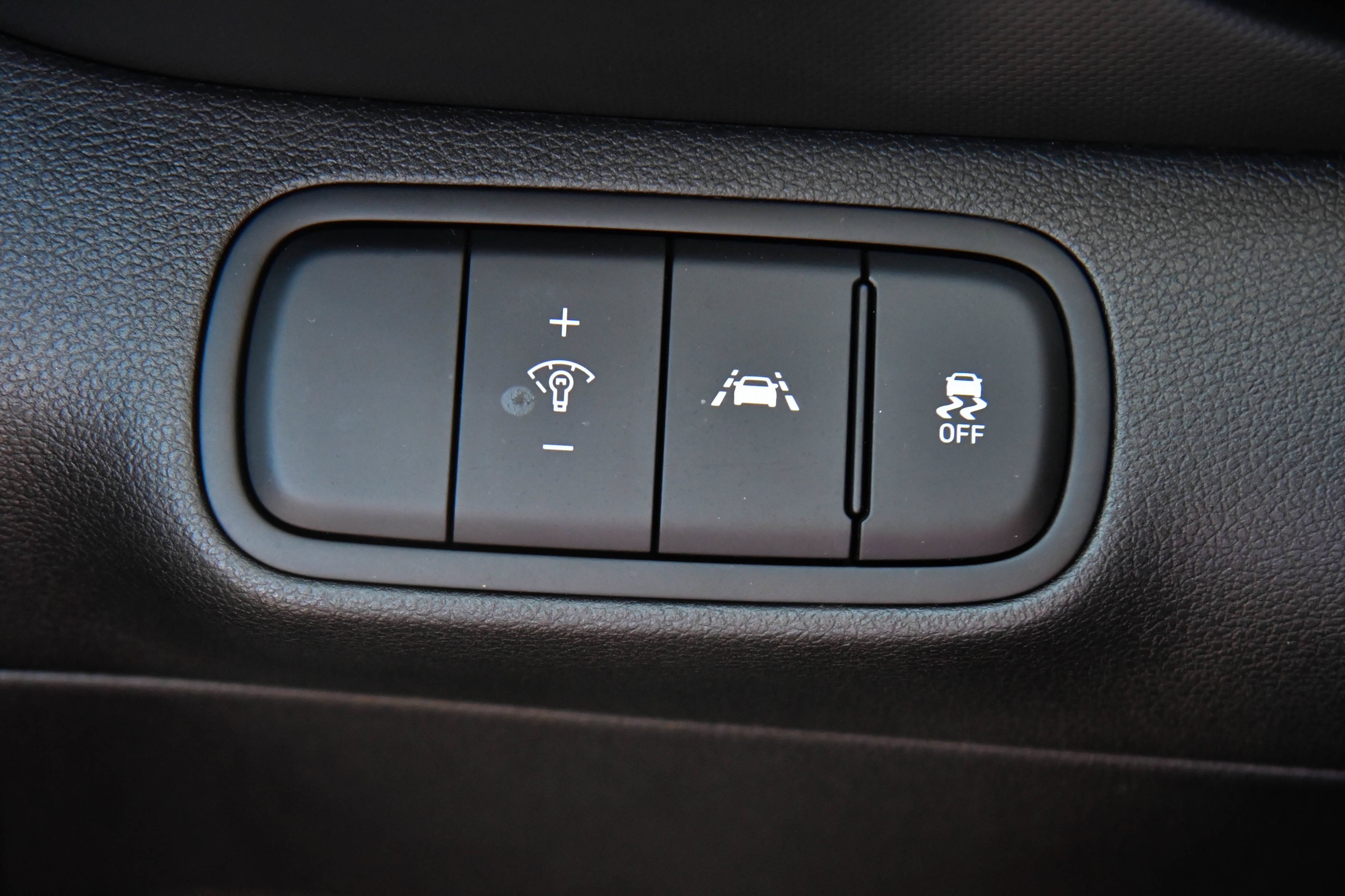 Used 2022 Hyundai Venue SE w/ Cargo Package FWD image 28