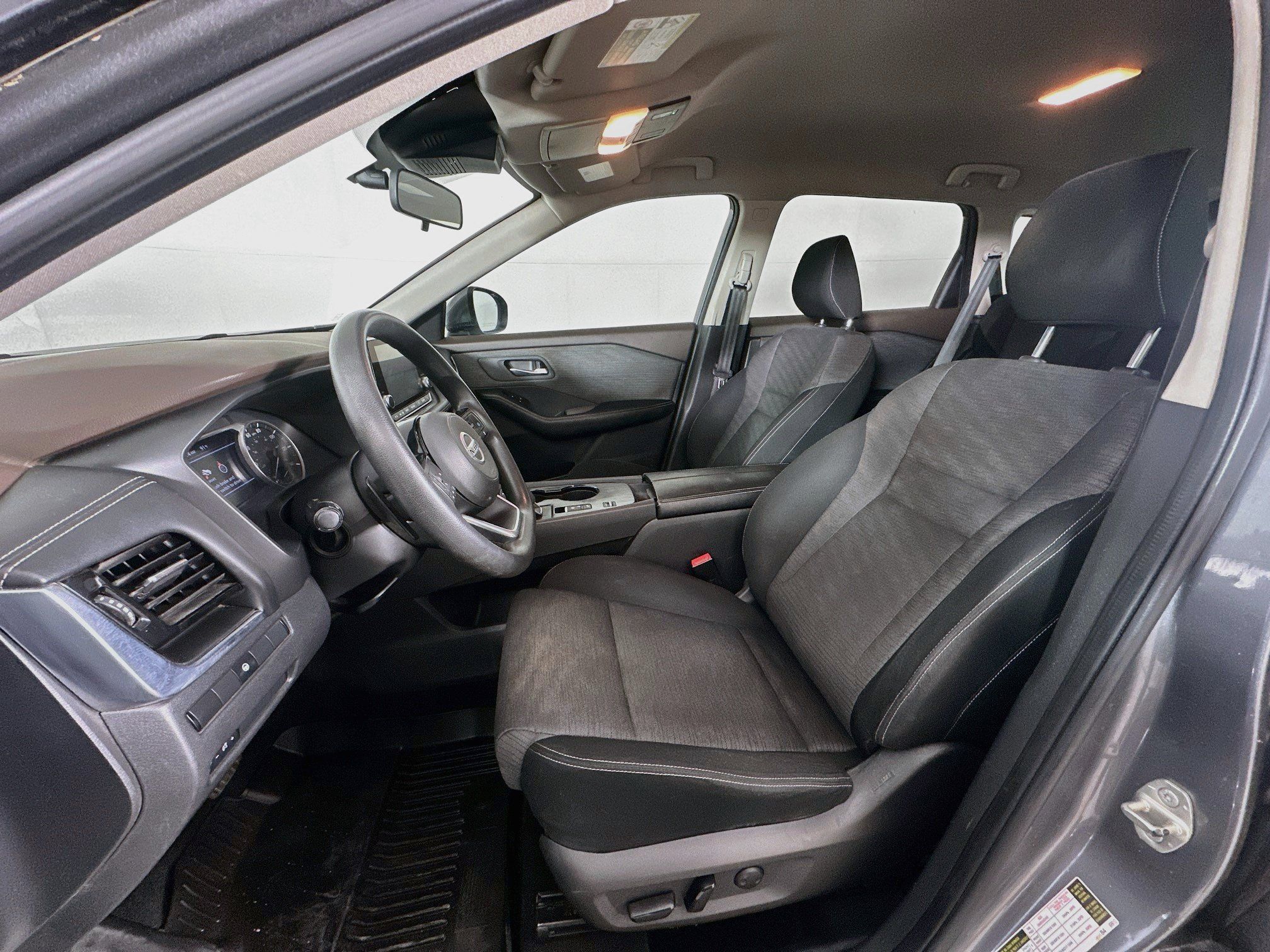 Used 2021 Nissan Rogue SV FWD image 13