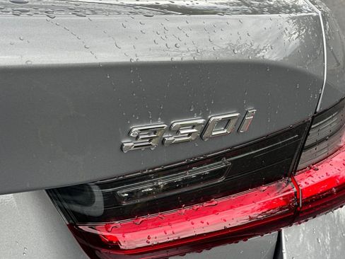 Used 2025 BMW 330i Sedan w/ Premium Package image 37