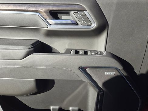 Used 2025 Chevrolet Silverado 1500 LTZ w/ LTZ Premium Texas Edition image 18