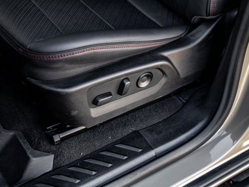 Used 2024 GMC Canyon AT4X image 27