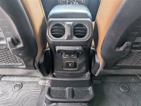 Certified 2021 Jeep Wrangler Unlimited Rubicon image 25