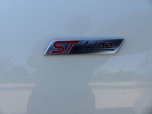 Used 2025 Ford Escape ST-Line w/ Tech Pack #1 AWD/4WD image 17