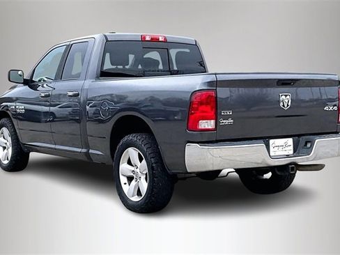 Used 2017 RAM 1500 Classic SLT image 4