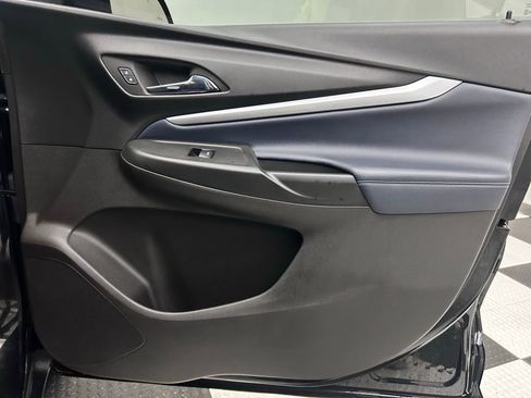 Used 2022 Chevrolet Bolt EUV LT w/ Convenience Package image 16