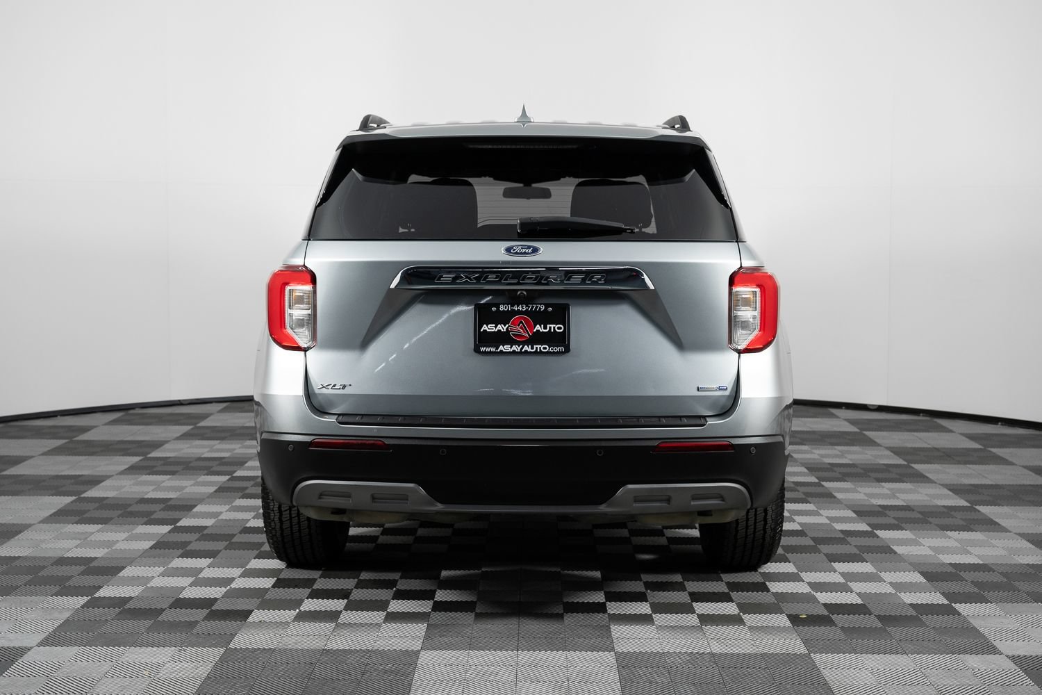 Used 2020 Ford Explorer XLT w/ Equipment Group 202A AWD/4WD image 6