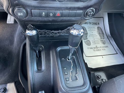 Used 2015 Jeep Wrangler Unlimited Sport w/ Connectivity Group image 15