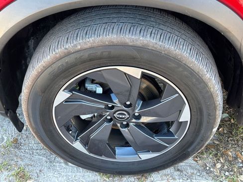 Used 2025 Nissan Rogue SV FWD image 32