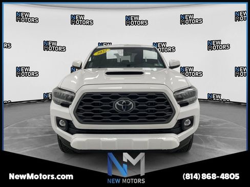 Used 2022 Toyota Tacoma TRD Sport AWD/4WD image 6