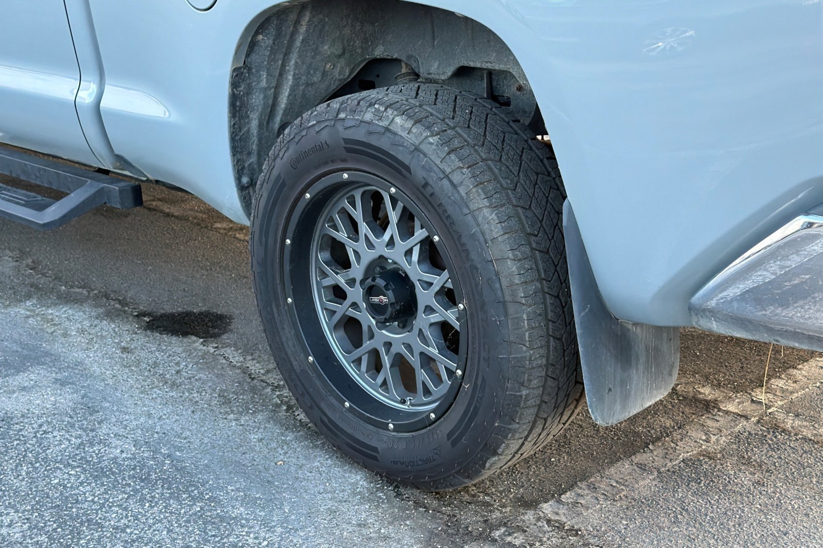 Used 2018 Toyota Tundra SR5 w/ TRD Off Road Package AWD/4WD image 4