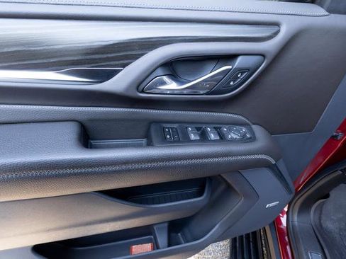 Used 2021 GMC Yukon Denali w/ Denali Premium Package image 12