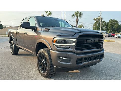 Used 2021 RAM 2500 Laramie w/ Night Edition AWD/4WD image 8