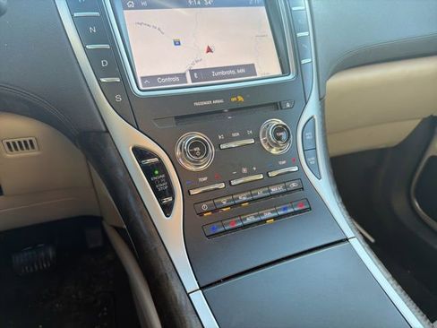 Used 2020 Lincoln Nautilus Reserve image 14