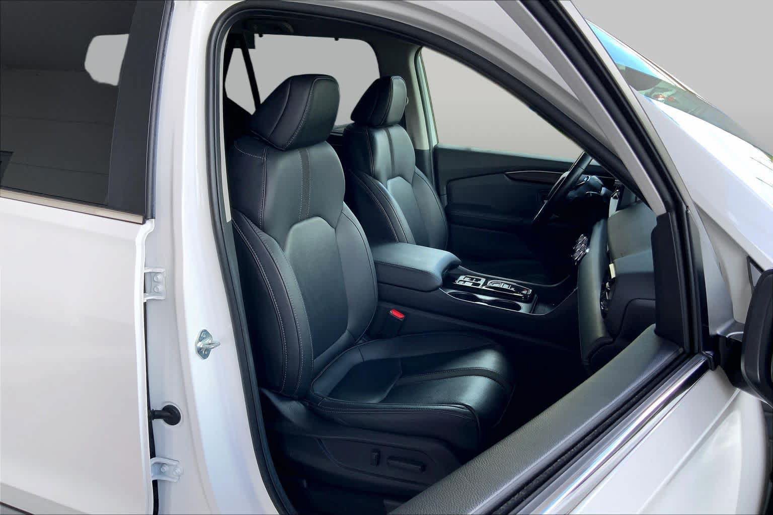 Used 2025 Honda Pilot EX-L image 9