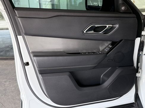 Used 2019 Land Rover Range Rover Velar S image 23
