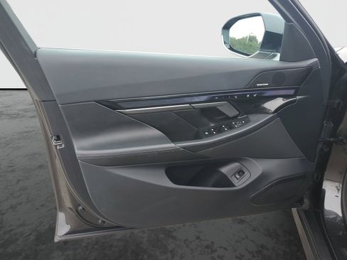 Used 2024 BMW i5 eDrive40i RWD image 21
